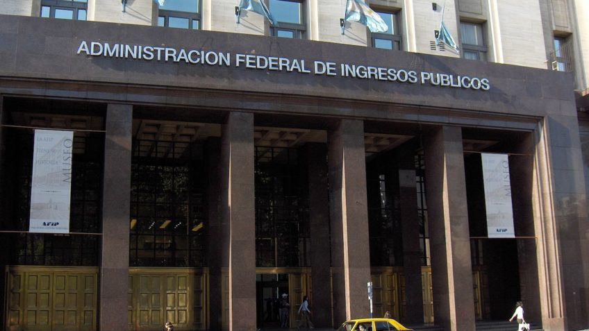 Milei fecha Receita Federal argentina e cria agência “menos custosa”…